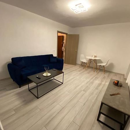 براشوف Black& White Apartment المظهر الخارجي الصورة