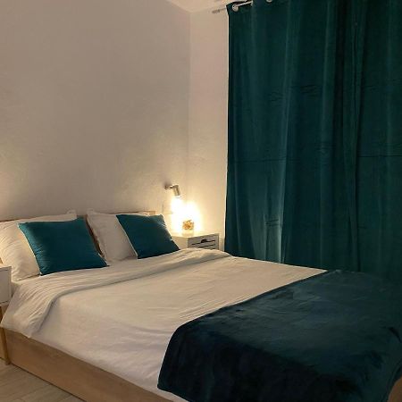 براشوف Black& White Apartment المظهر الخارجي الصورة