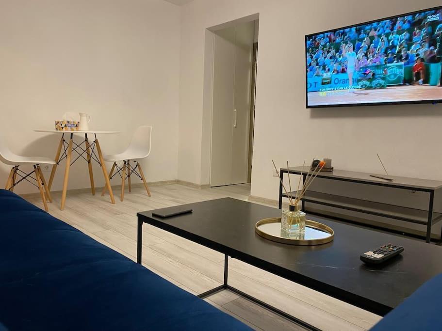 براشوف Black& White Apartment المظهر الخارجي الصورة