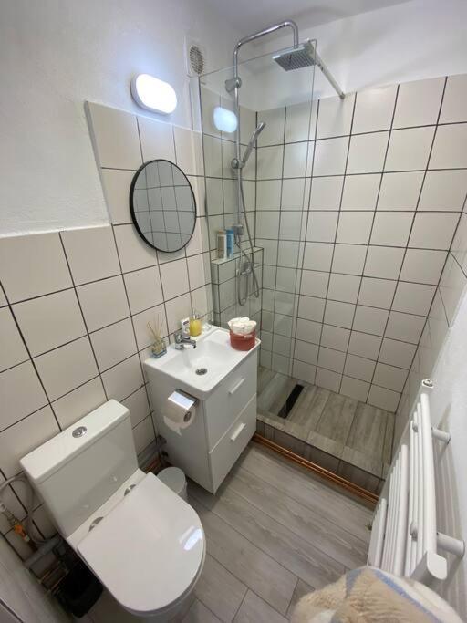 براشوف Black& White Apartment المظهر الخارجي الصورة