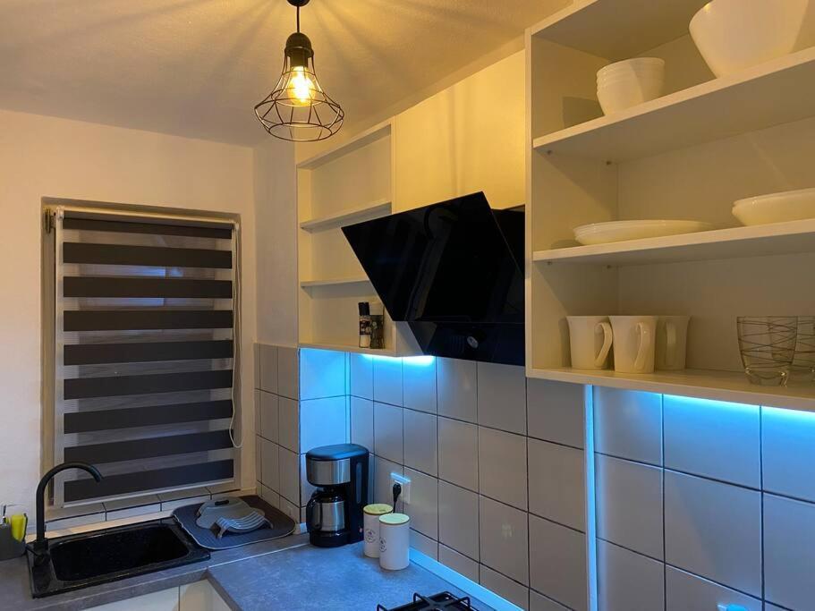 براشوف Black& White Apartment المظهر الخارجي الصورة