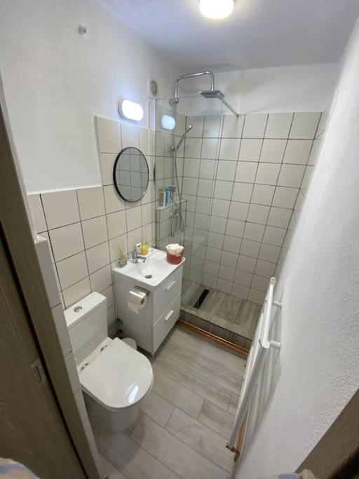 براشوف Black& White Apartment المظهر الخارجي الصورة