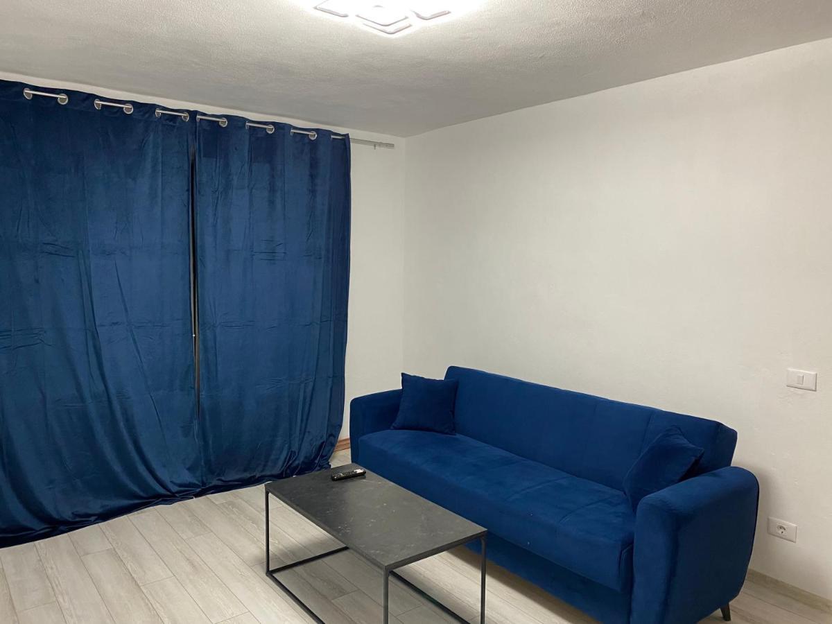 براشوف Black& White Apartment المظهر الخارجي الصورة