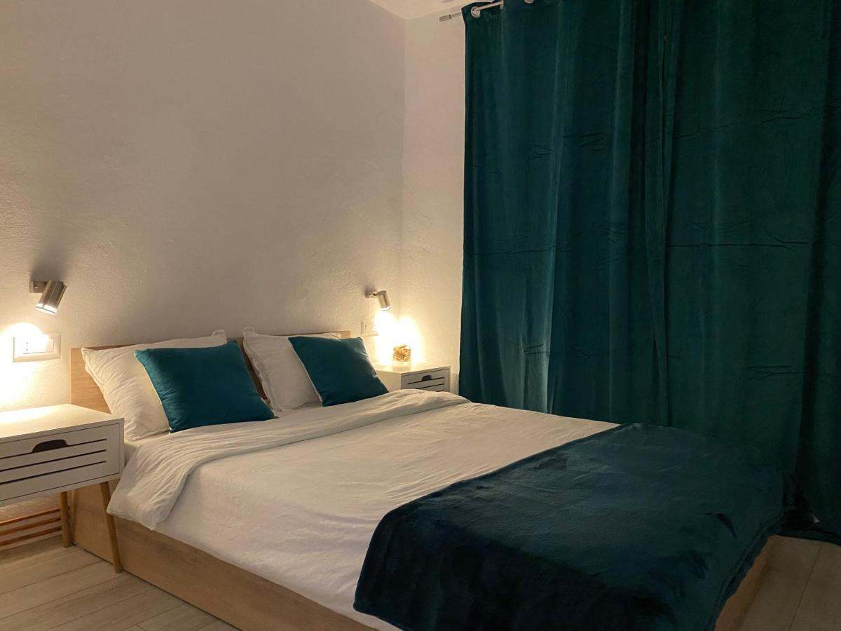 براشوف Black& White Apartment المظهر الخارجي الصورة